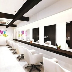 【大阪なんばで稼げるスタイリスト‼︎】シールエクステ/ハイトーンカラーを極めたい方必見‼︎月収26万円の画像