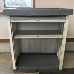 ★屋外用だと思います。灯油の保管等に便利！コンパクトな物置・ホー...