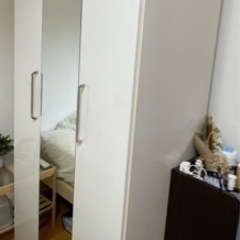 【無料】ニトリ　鏡開き付きクローゼット