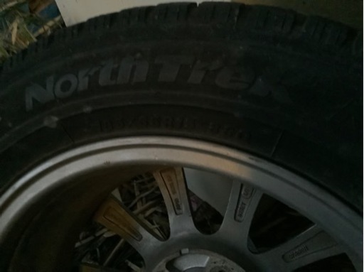 受付終了　スタッドレスタイヤ　185/65/R15 4本