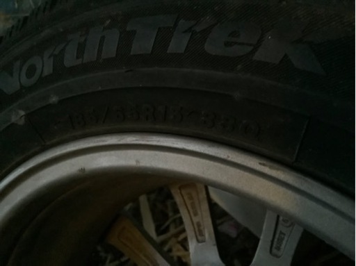 受付終了　スタッドレスタイヤ　185/65/R15 4本