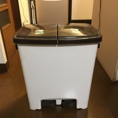 【無料】資源ごみ用ゴミ箱　分別用　ダストボックス