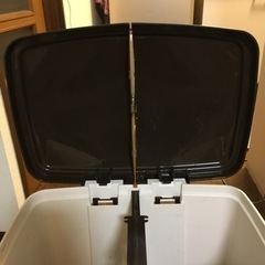 【無料】資源ごみ用ゴミ箱　分別用　ダストボックスの画像
