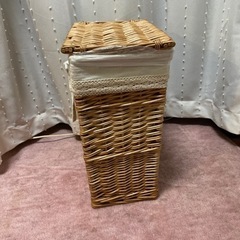 蓋付き籐のカゴ《お値引き中》の画像