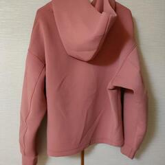 UNIQLOパーカー(取引中)の画像