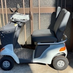 スズキの電動車椅子、新古車です。