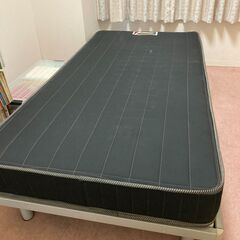 無印のシングルベッド＋マットレスのセット。取りに来てくれる方にお...