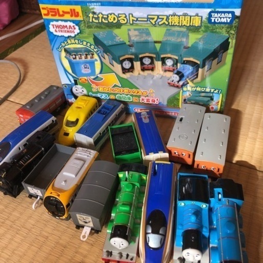 お譲り先決定！トーマス機関庫と電車色々