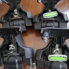 THULE 鍵付き　フット754とキット1545　中古です、バーとセットで　6000円！の画像