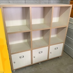 キャスター付き収納棚の画像