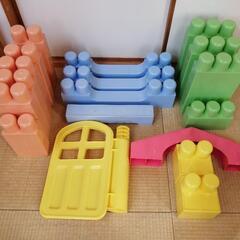 【取引中】ピープル　ブロック　おもちゃの画像