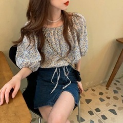 新品未使用　JS FASHION　2WAYネックオフショルダーショート丈小花柄ブラウスの画像