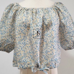 新品未使用　JS FASHION　2WAYネックオフショルダーショート丈小花柄ブラウスの画像