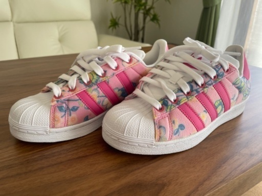 スニーカー adidas superstar