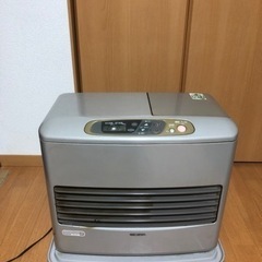 ★石油ファンヒーター