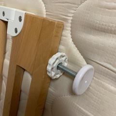 ベビーゲート　木製　伸び伸び　開閉式と新品未使用　ベビーフェンス130㎝（おまけ）の画像
