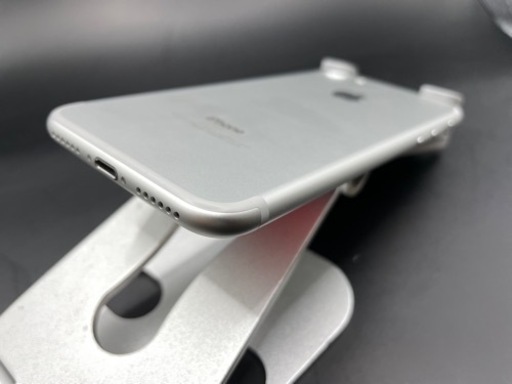 iPhone 7 Silver 32 GB au #22003