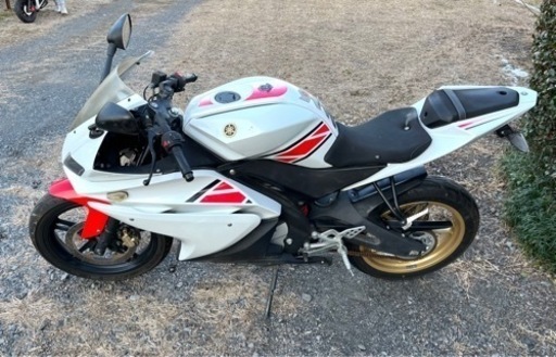 120.  ヤマハ　YZF-R125  小型　バイク　125cc  車体 手軽な125クラスで、見た目も性能も「YZF-R1」譲りのスポーツバイク