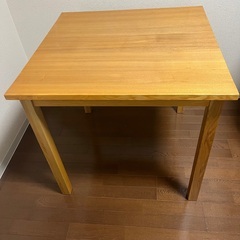 無印良品　天然木材(タモ材)テーブル　80cm×80cm