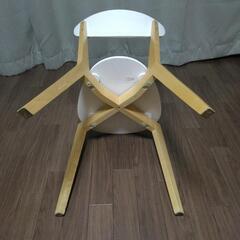 ホワイトチェアー（IKEA）の画像