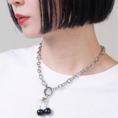新品未使用　SPINNS　チェリーチェーンネックレス　ブラックの画像