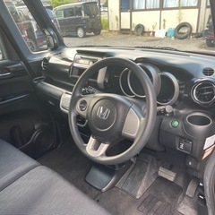ホンダ Ｎ－ＢＯＸカスタム Ｇ・Ｌパッケージ　ＣＤ　スマートキー　純正１４インチアルミ　ＥＴＣ　ベンチシート　ＨＩＤ　アイドリングストップ　盗難防止システム　横滑り防止装置　　電動スライドドア　デュアルエアバッグ　オートエアコン　ＣＶＴの画像