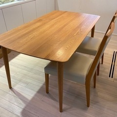 ダイニングテーブル5点セット 大塚家具 Cinema 椅子は4脚あり