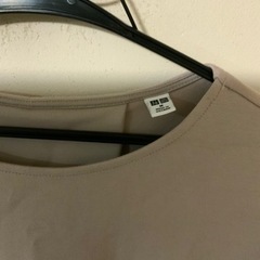 美品　ユニクロ　カットソー　サイズM 身幅46、着丈54センチの画像
