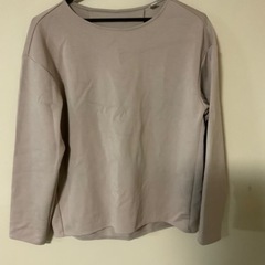 美品　ユニクロ　カットソー　サイズM 身幅46、着丈54センチ