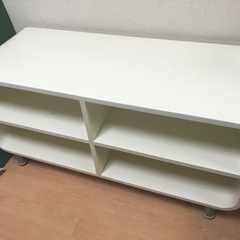 レトロなキャビネット　棚の画像