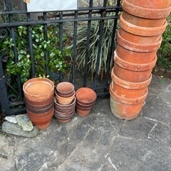 中古 植木鉢を無料で差し上げます