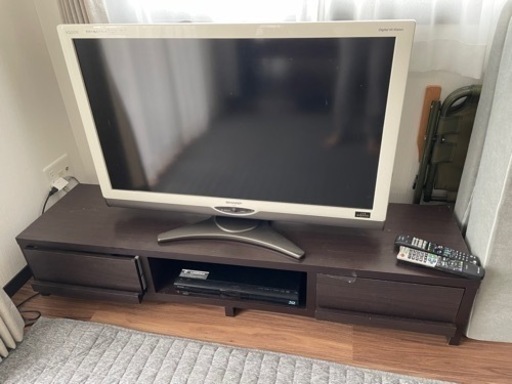TV、Blu-rayレコーダー、テレビ台譲ります（有償）