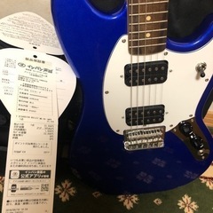 Fender エレキギターとYAMAHAアンプの画像