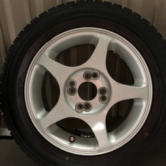中古スノータイヤの画像