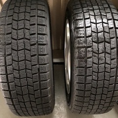 中古スノータイヤの画像