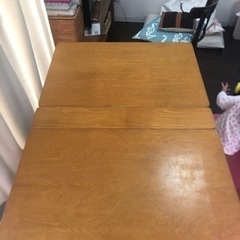 折りたたみダイニングテーブルの画像