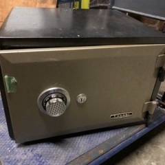 無料　古い金庫　60kg