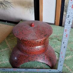 津軽塗りの小物入れの画像