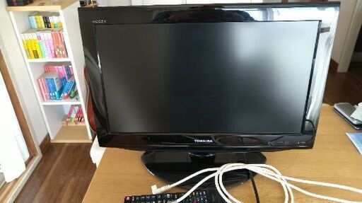液晶カラーテレビ　TOSHIBA　22RE2