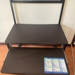座り用パソコンデスクの画像