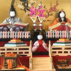 ケース入りひな人形の画像