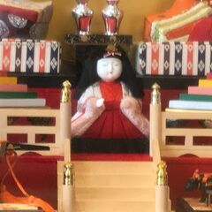 ケース入りひな人形の画像