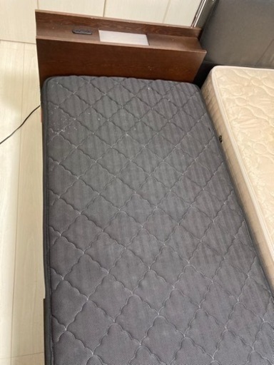 収納付き　セミシングルベッド