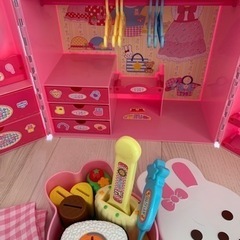 取引中　メルちゃんのドレッサーとお弁当箱の画像