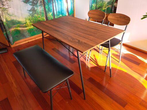【早い者勝ち】4人家族用ダイニングテーブルセット（テーブル＋ベンチ＋椅子2脚） 置くだけで部屋が北欧風に早変わり