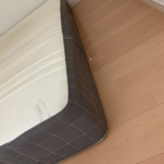 セミダブルベットマットレス無料でお譲り致します！
