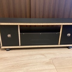 【美品】コーナーに置きやすい！台形型のテレビボードの画像