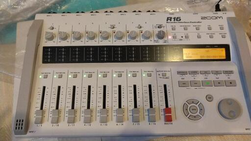 ZOOM R16 マルチトラックレコーダー