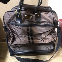 旅行カバンの画像