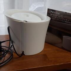 猫用　フィルター式給水器　ウォーターファウンテン　交換フィルター2個付きの画像